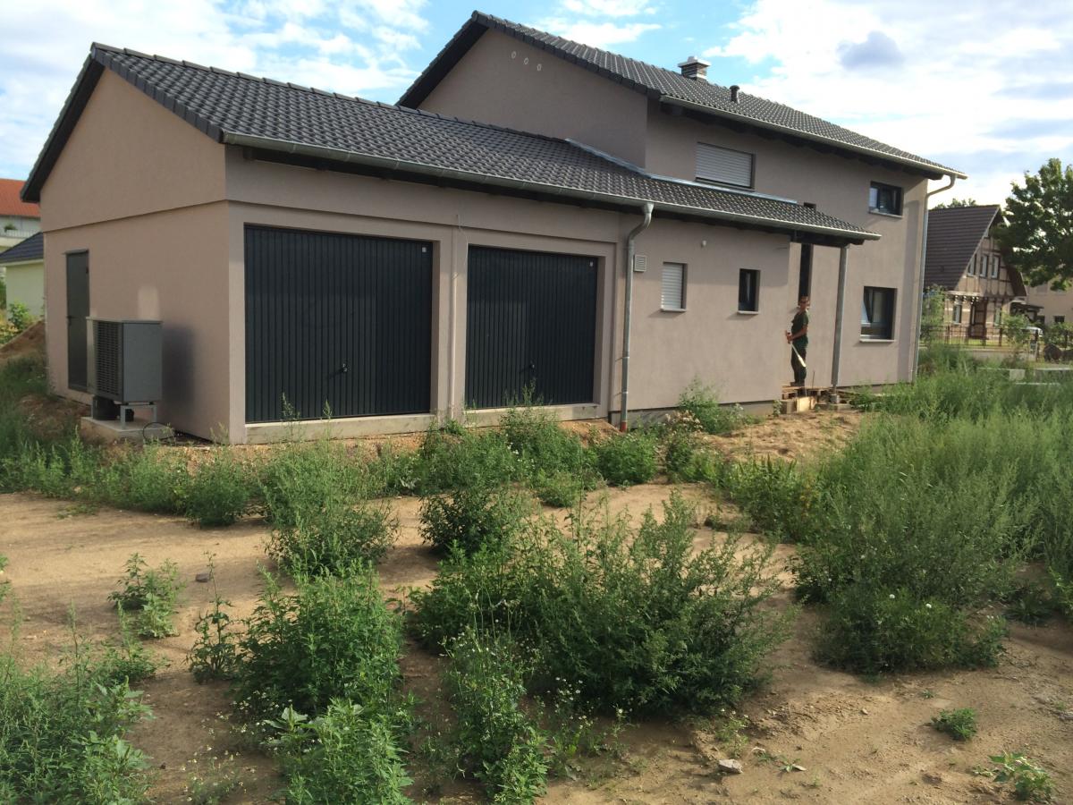 rundum Galabau GmbH – Fachgerechte Bodenvorbereitung für Pflasterarbeiten