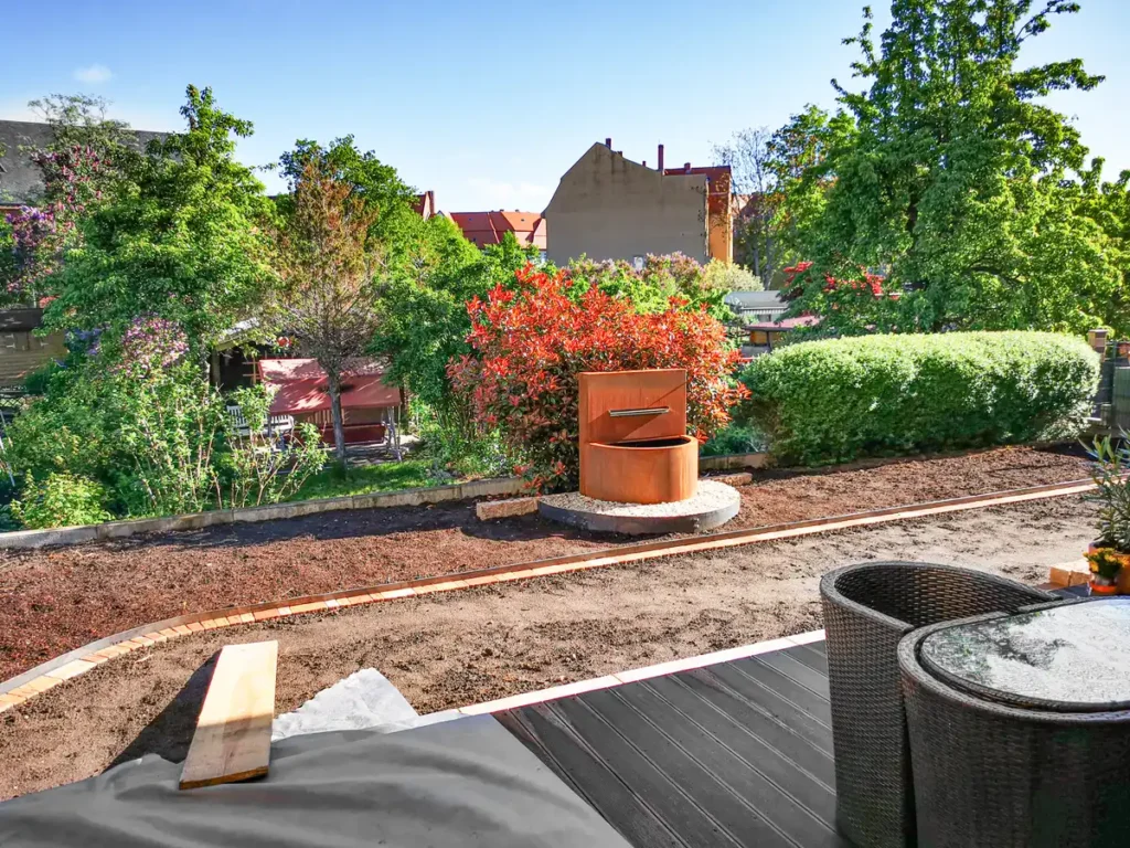 rundum Galabau GmbH – Fachgerechte Gartenarbeiten mit Pflege, Pflanzung und Gestaltung im Privatgarten