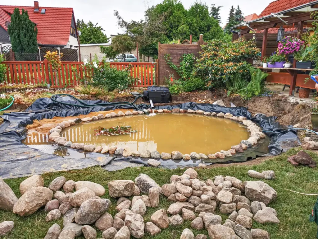 rundum Galabau GmbH – Teich anlegen – Professioneller Garten- und Landschaftsbau