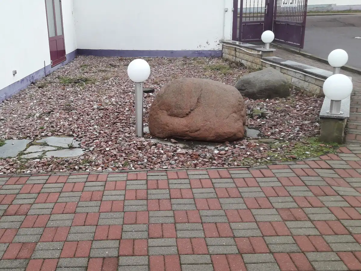 rundum Galabau GmbH – Ansicht des Beets vor der Umgestaltung