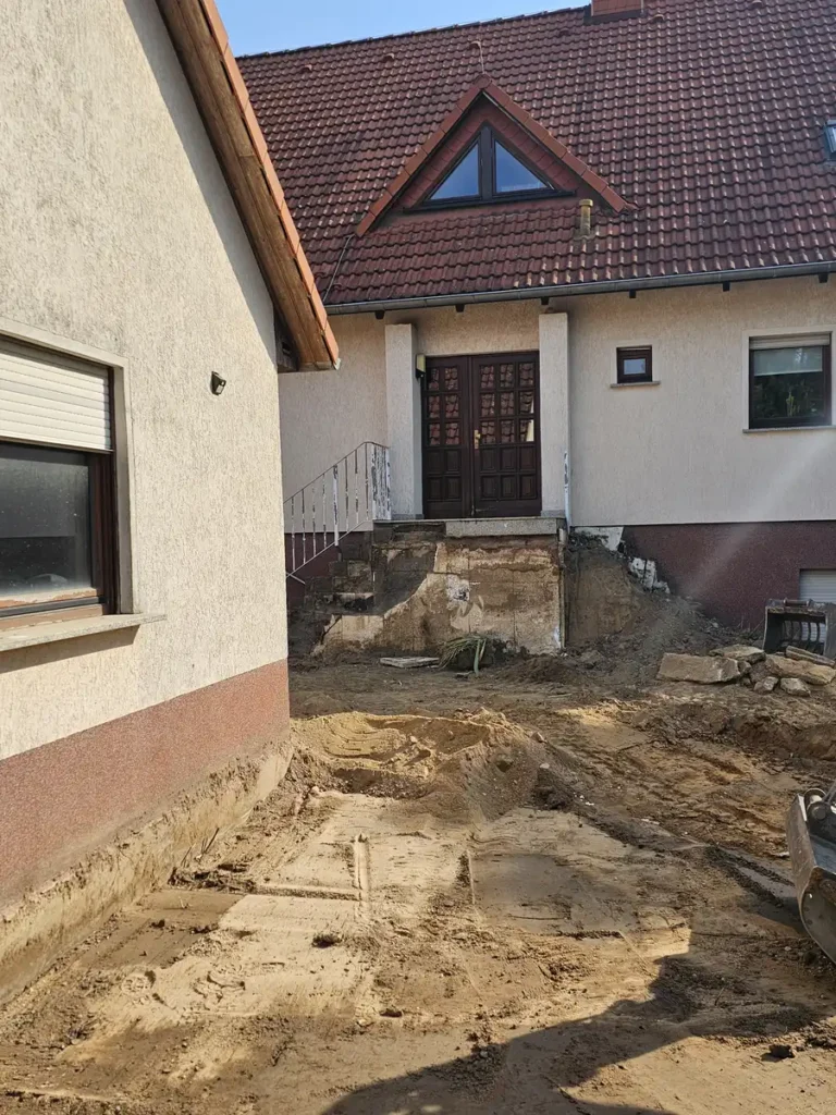 rundum Galabau GmbH – Professionelle Bodenarbeiten im Garten zur Vorbereitung von Pflasterungen, Wegen oder Beeten